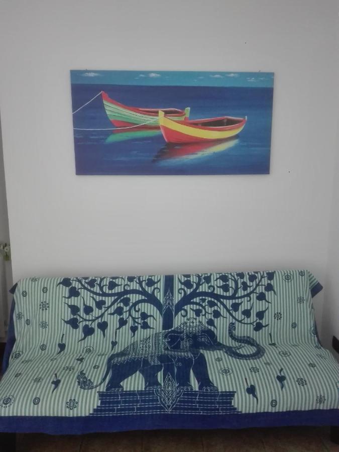 פיומיצ'ינו A Santy'S Rooms-Bagnocondiviso Sharedboth Room2Piano-No Lift-3Chilom A Piedi Xaeroporto-A Pagamento Shuttle Air Condizextra Bed Extrabed For A Fee-3 Minuti Bus Xfieradiroma-10 Minutes Stop Bus To Rome In50 Minutes Trafficpermitting Are You To Rome מראה חיצוני תמונה
