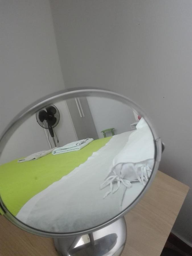פיומיצ'ינו A Santy'S Rooms-Bagnocondiviso Sharedboth Room2Piano-No Lift-3Chilom A Piedi Xaeroporto-A Pagamento Shuttle Air Condizextra Bed Extrabed For A Fee-3 Minuti Bus Xfieradiroma-10 Minutes Stop Bus To Rome In50 Minutes Trafficpermitting Are You To Rome מראה חיצוני תמונה